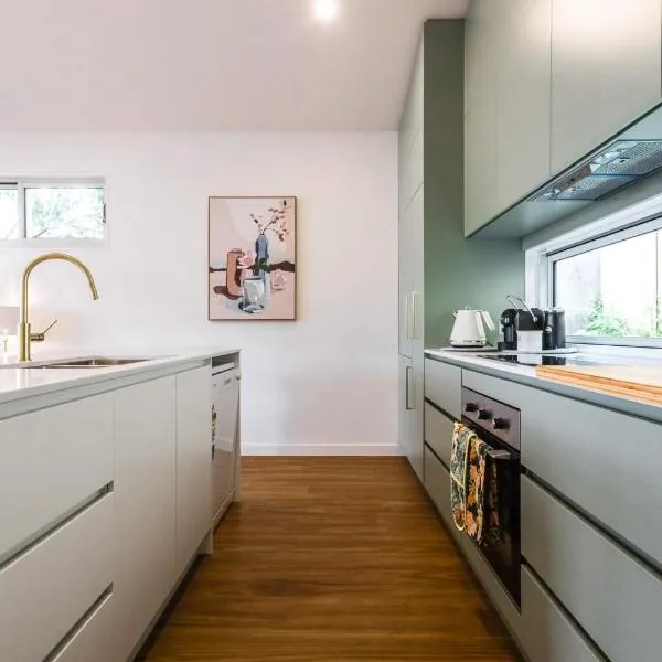 Central Hideaway-close to everything, hotel in Warrnambool