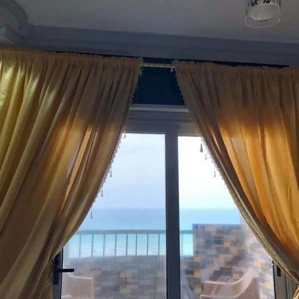 Family Condo With Panoramic Sea View 2, hotel di Al ‘Ajamī