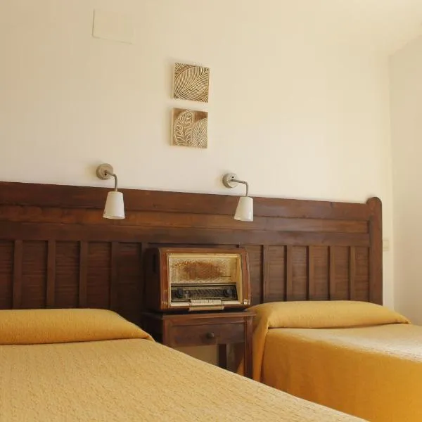 Hostal Restaurante Bustos, viešbutis mieste Villarrubio