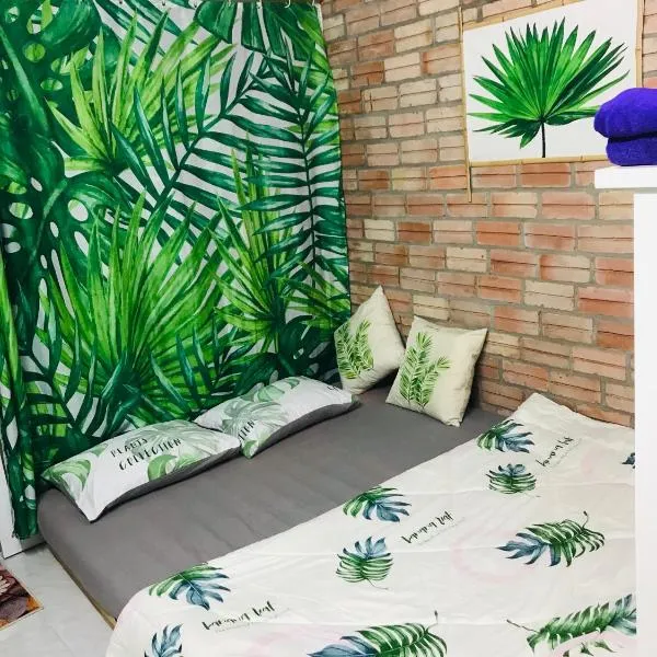 Chicken's house- Đường Lâm Homestay, hotel a Hanoi