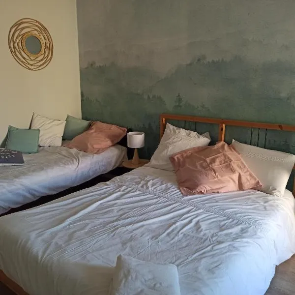 Chez Chantal, hotel v destinaci Étables