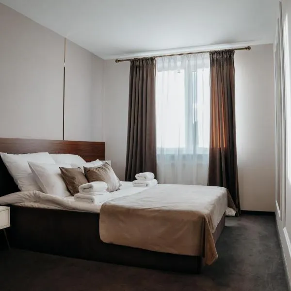 Hotel Resident, hotel in Nowa Sarzyna