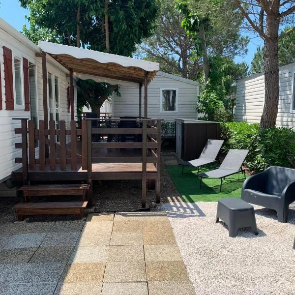 Mobilhome 4 CA61, hôtel à Vias