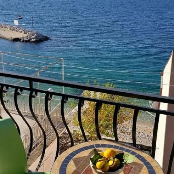 Apartmani Dražena, hotel in Podgora