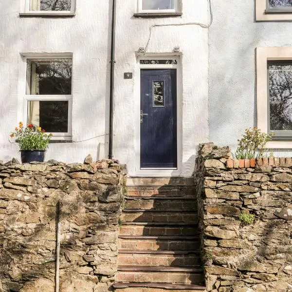 9 Ty Du Road, hotel u gradu Kernarfon