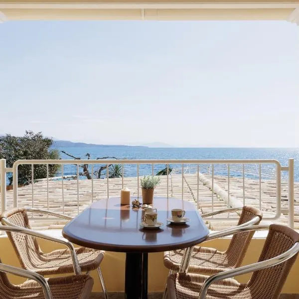 Salt & Sun Apartments by Konnect, at Kaminaki Beach, hotell Nisakionis