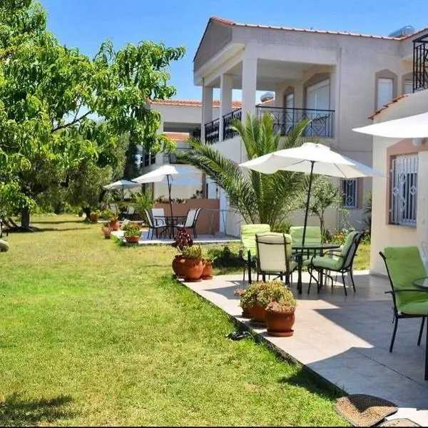 DERES Apartments, hotel v destinácii Hanioti