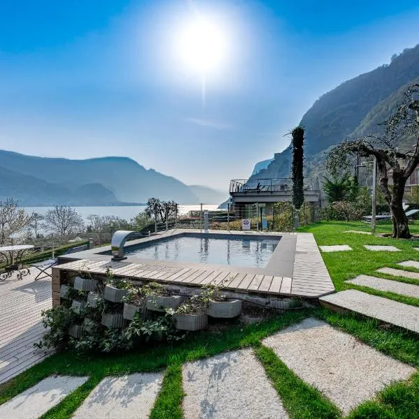 Villa Vittoria with private seasonal heated pool & shared sauna - Bellagio Village Residence, hôtel à Oliveto Lario