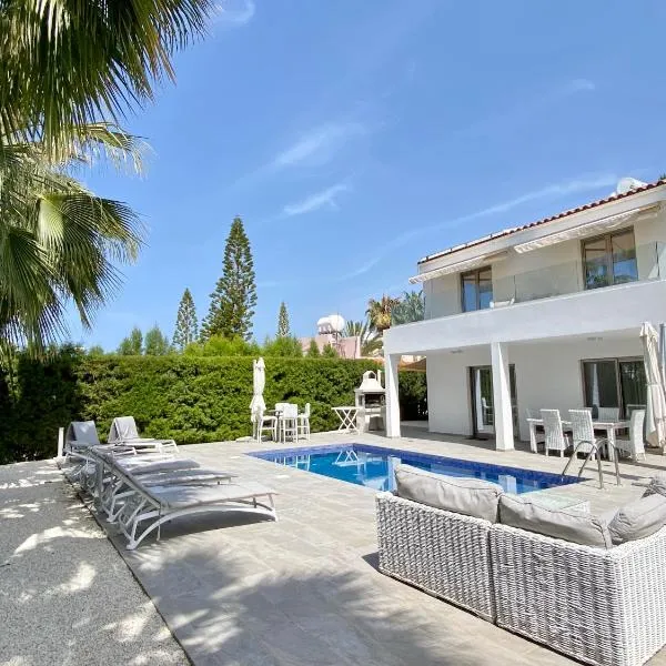 Luxury villa Roma near the beach, hôtel à Coral Bay