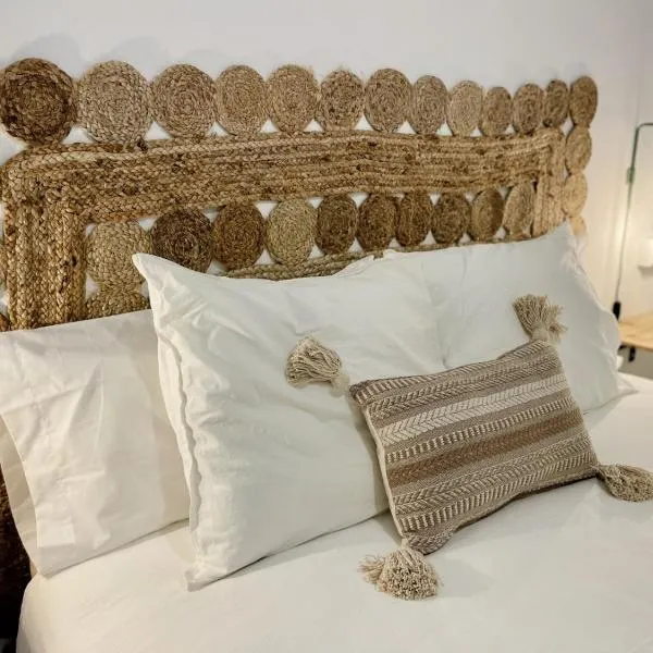 Apartamentos Carabela, hotel v destinaci Playa Migjorn