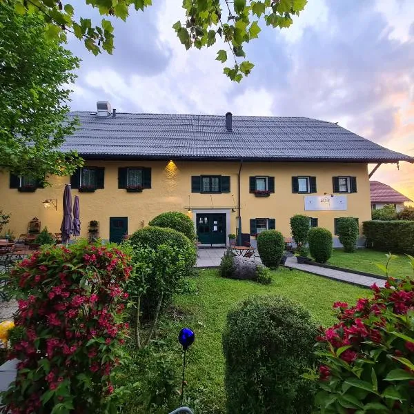 Gasthof zur Strass, hotel en Eugendorf