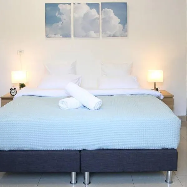 Paris Square Apartments Downtown, hotel in Haifa