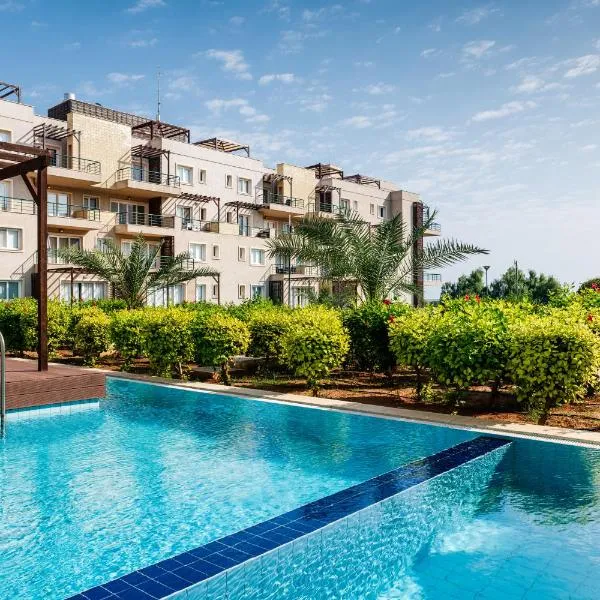 Thalassa Beach Family & Waterpark Resort, hotel di Vokolidha