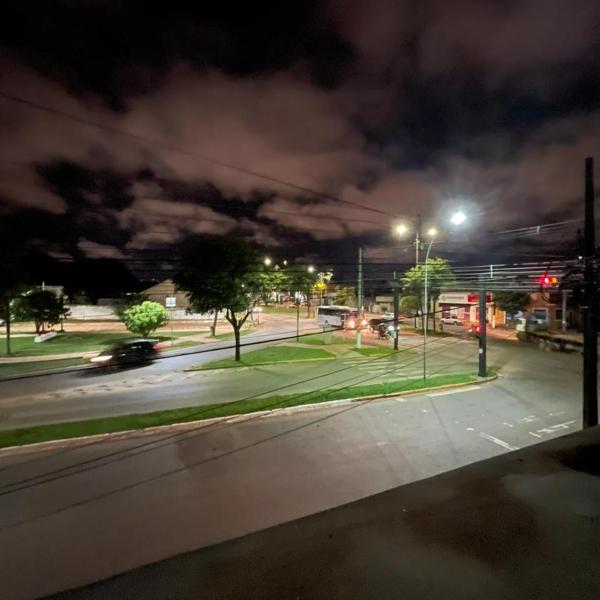 Portaria e circulação de hóspedes só até 23 horas - Reabre às 5 horas - Compartilhado Tompell Hostel - Foto 5
