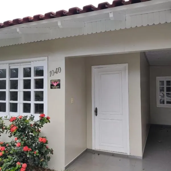 Casa com wi-fi - Próxima à Universidade e Oktoberfest, hotel v destinaci Pato Bragado