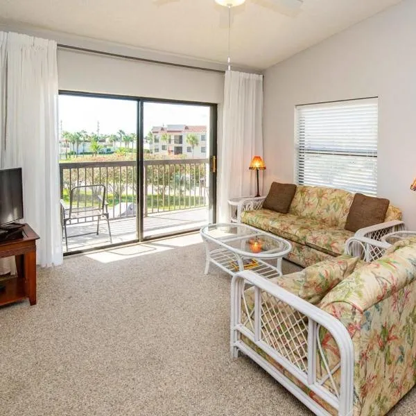 Dog-friendly condo with private beach, pools, hot tub, tennis & gym, hotel en St. Augustine