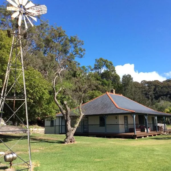 Currawong Beach Cottages, hotel v destinaci Great Mackerel Beach