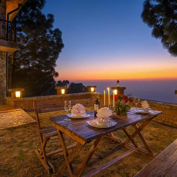 StayVista at The Winter Line with Outdoor Pvt Pool & Comp Breakfast, hotell sihtkohas Kasauli