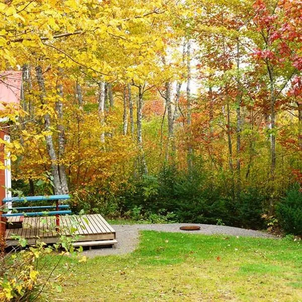 New Glasgow Highlands Campground cabins, hotel a Rustico