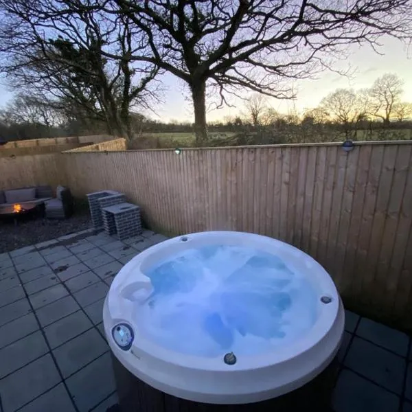 Acorn Cottage, hotel in Tenby