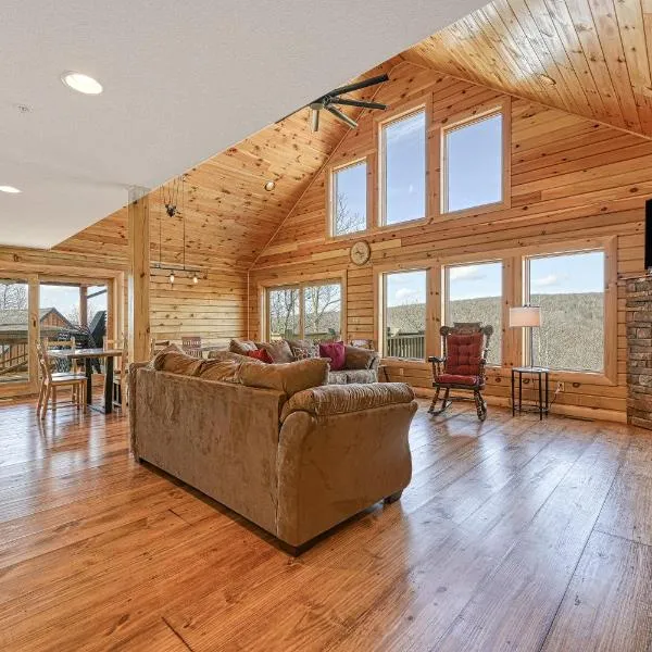 Curb-Free Chalet, hotel v destinaci McHenry
