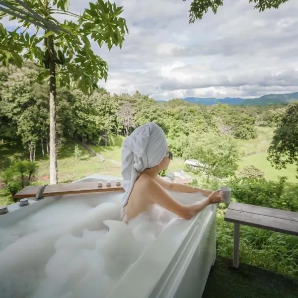 แคมป์ต๊ะต่อนยอน แม่กำปอง เชียงใหม่ CAMP Ta-Torn-Yorn Maekampong Chiang Mai, hotel en Mae On