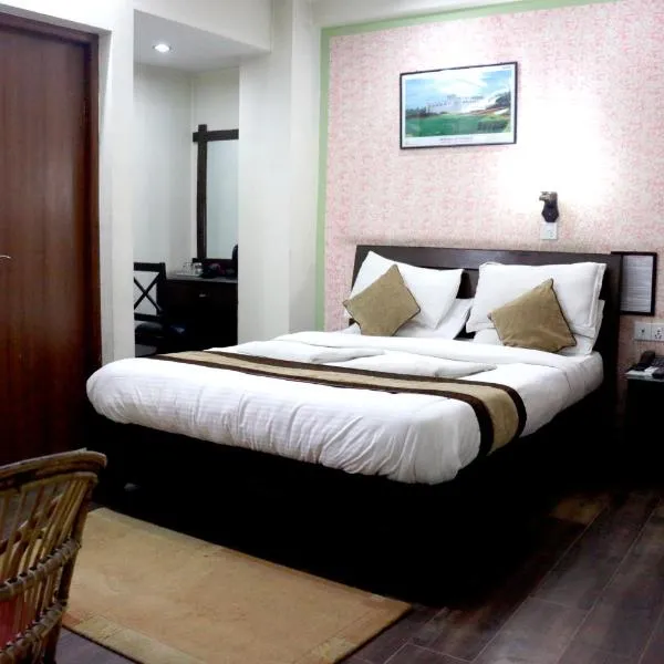 Alpine Hotel & Apartment, hotel di Kirtipur