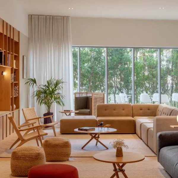 Staybridge Suites Dubai Internet City by IHG, hotel v Dubaji