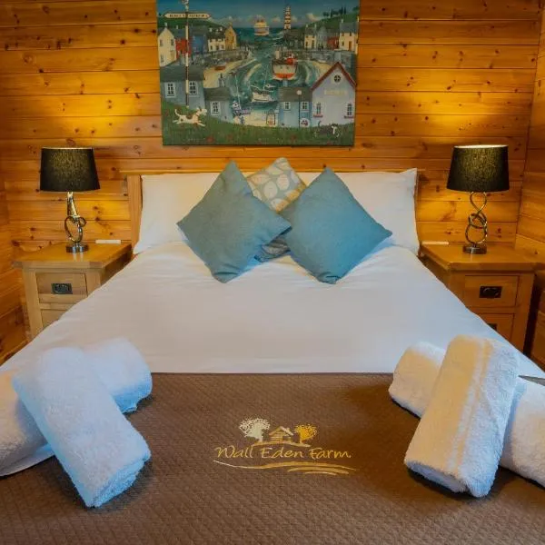 Wall Eden Farm - Luxury Log Cabins and Glamping, מלון בהייברידג'