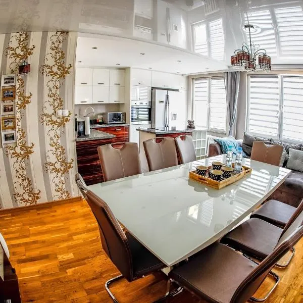 Apartament Książęcy Premium klimatyzacja 3 SYPIALNIE 3 BEDROOMS, hotel di Bolesławiec