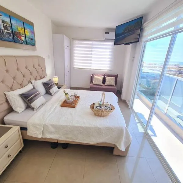 Ecusuites Playas Suite 3 Preference Balcón & Jacuzzi Vista al Mar, hotel in Playas