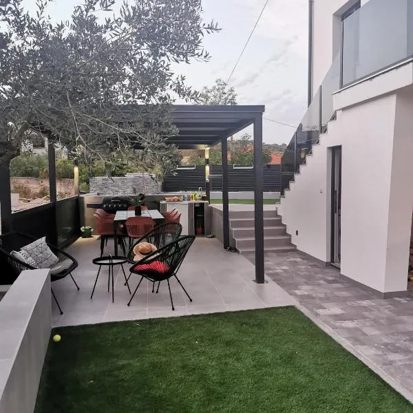 La Casa Del Lago، فندق في يزيرا