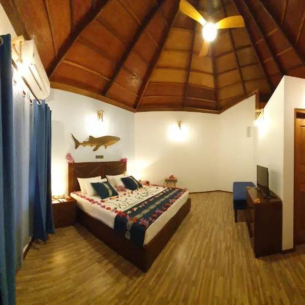 Blue World Dharavandhoo, hotel en Finolhus