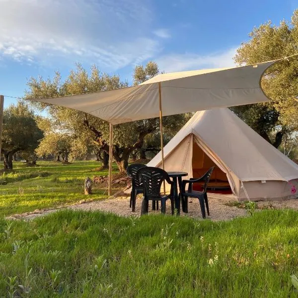 Bellissima Bell Tent - Romantic Glamping Retreat in Nature, hotel a Tortosa