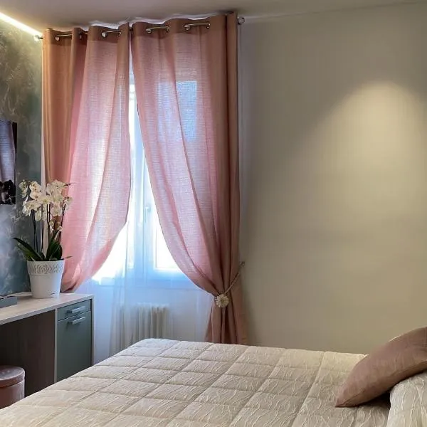 La casa di Celeste B&B, hotel v mestu Comacchio