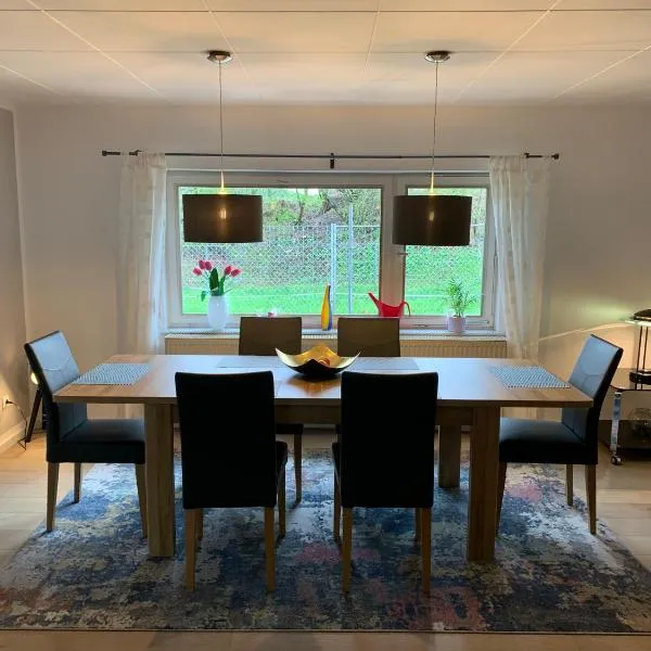 Ferienhaus Relax - Modernes Haus auf großem Grundstück im Grünen, hotel v destinaci Saarbrücken