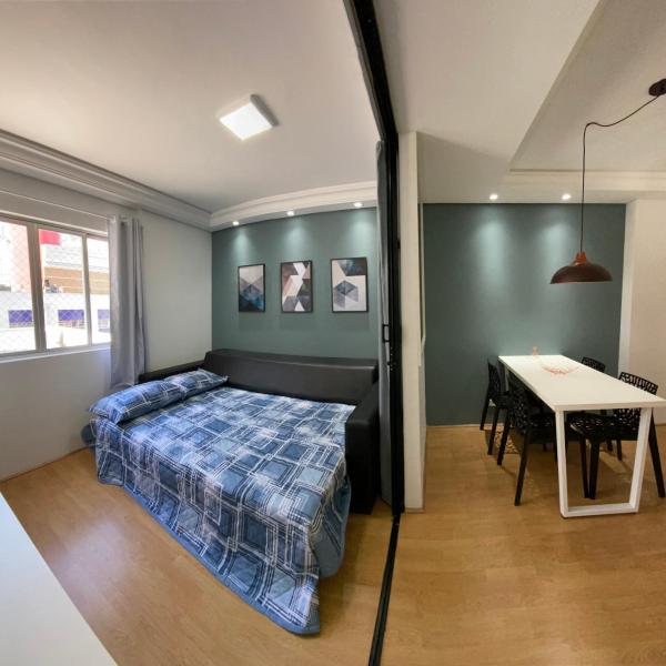 101- Lindo Apartamento Amplo e decorado, 2 quartos, sala, cozinha completa, mobiliario moderno, lavanderia , Excelente localização no bairro Bigorrilho