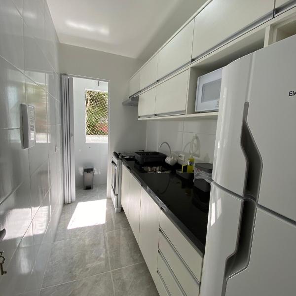 101- Lindo Apartamento Amplo e decorado, 2 quartos, sala, cozinha completa, mobiliario moderno, lavanderia , Excelente localização no bairro Bigorrilho - Foto 4