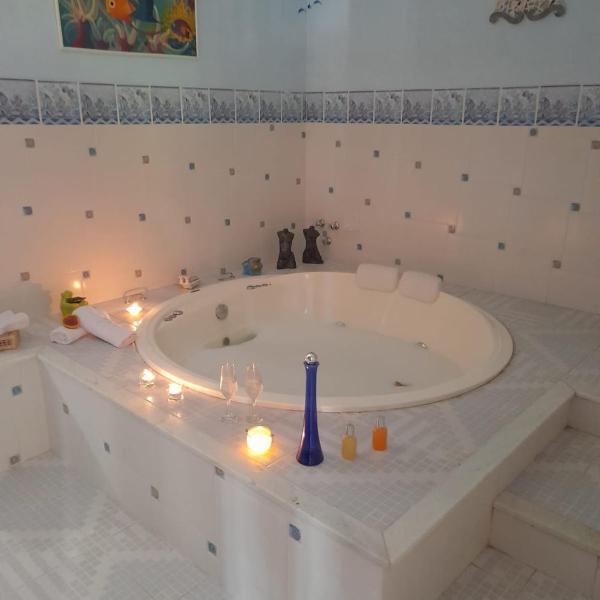 Casa com piscina, espaço gourmet e salão de jogos. - Foto 3