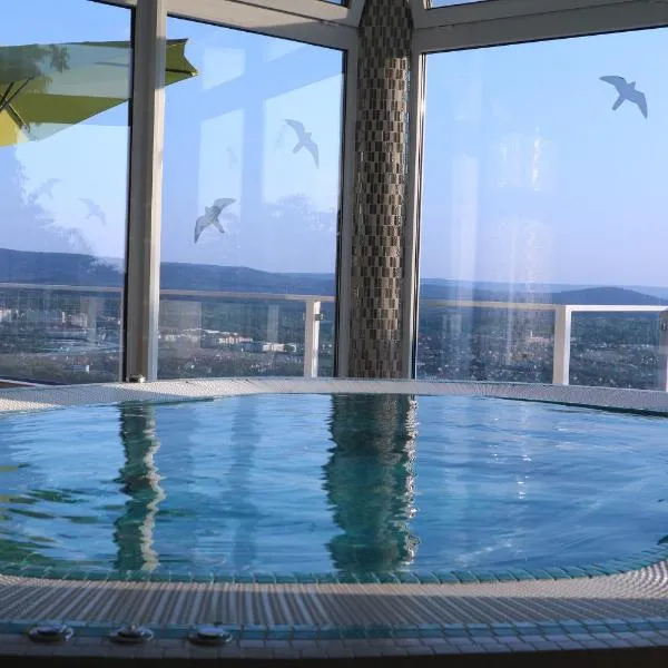 Astra Apartman, hotel di Tatabánya