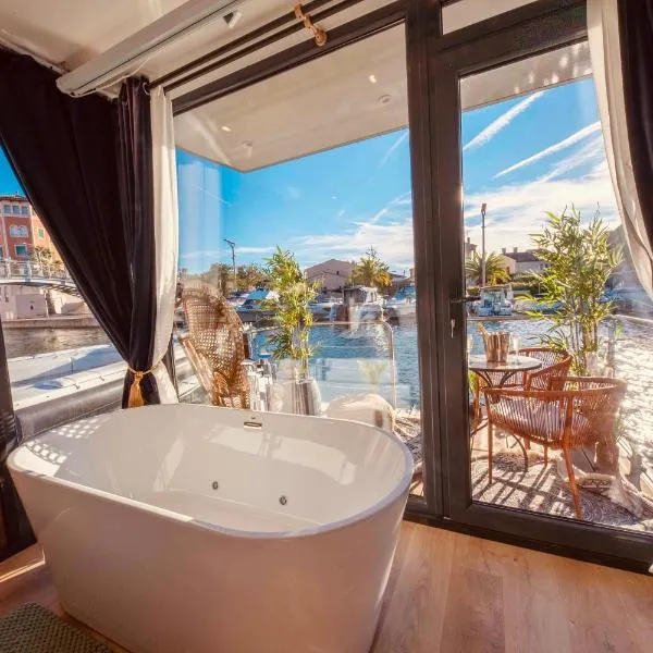 Escale Royale Frejus, hotel v destinaci Fréjus