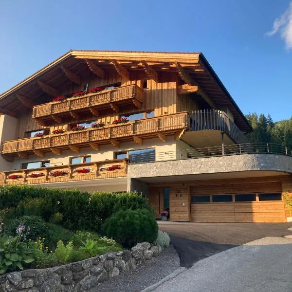 Auf der Sonnenseite, hotel u gradu 'Schattwald'