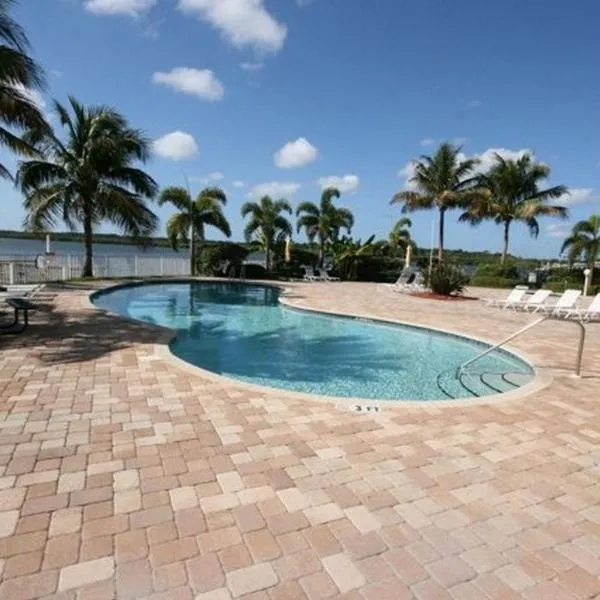 Boca Ciega Resort by Travel Resort Services, hotel in St. Petersburg