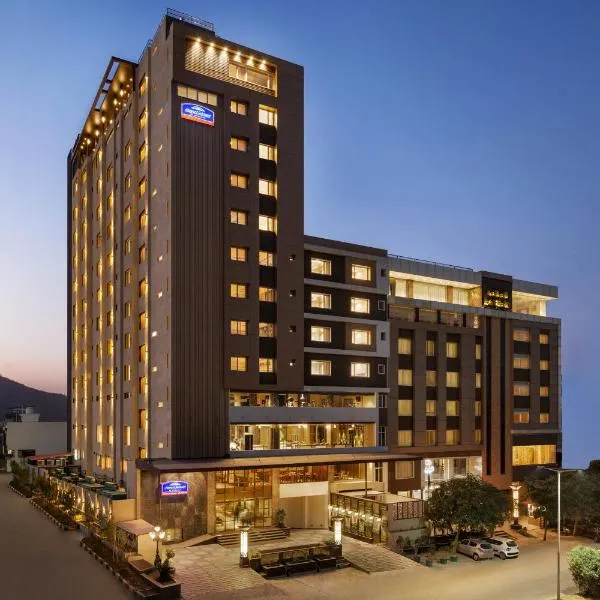 Howard Johnson by Wyndham Udaipur Roop Nagar, hotel v destinaci Udajpur