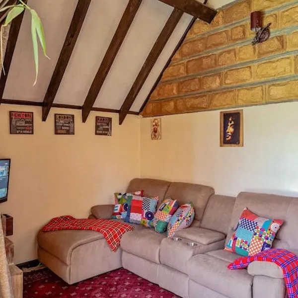 The Annex at 64 : Cozy, rustic cottage/treehouse, hotell sihtkohas Nairobi