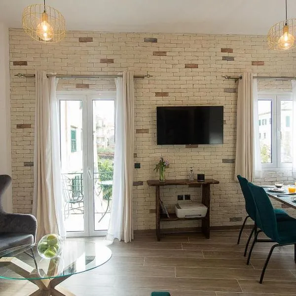 Deluxe Town Hall Square Flat in Historical Center 2, hotel in Corfu Town
