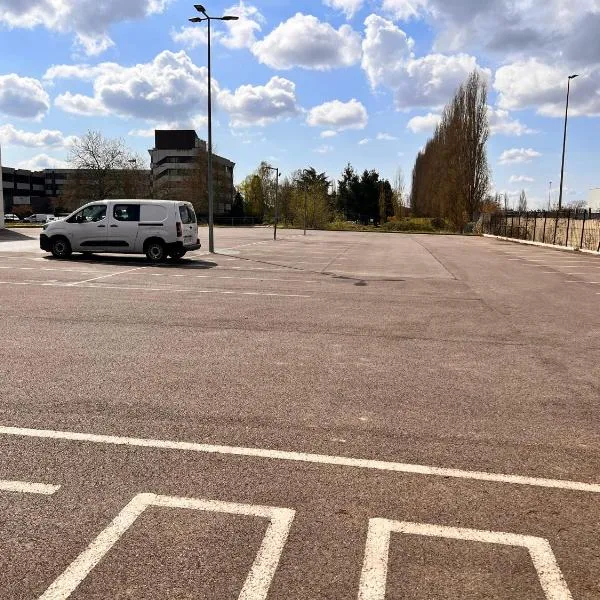 Campanile Metz Nord - Porte du Luxembourg A31- Sortie 34- Parking Gratuit- Accueil de Nuit, хотел в Woippy