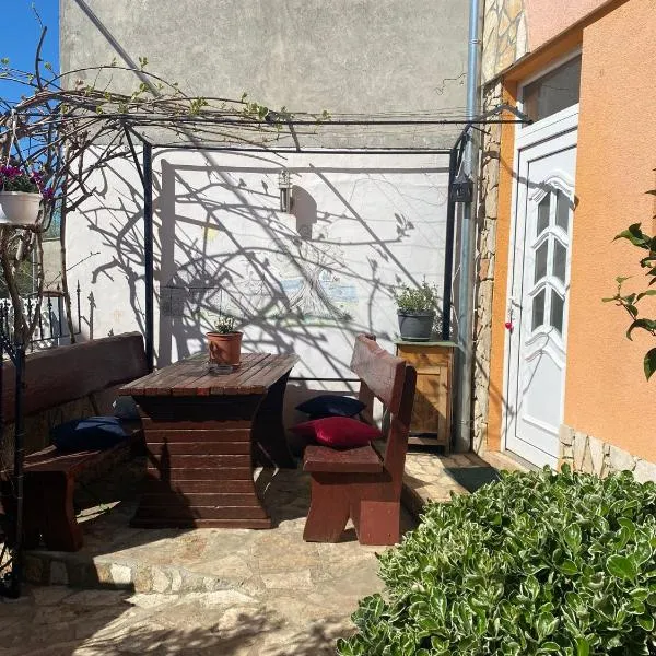 Studio apartment Elsa – hotel w mieście Galižana