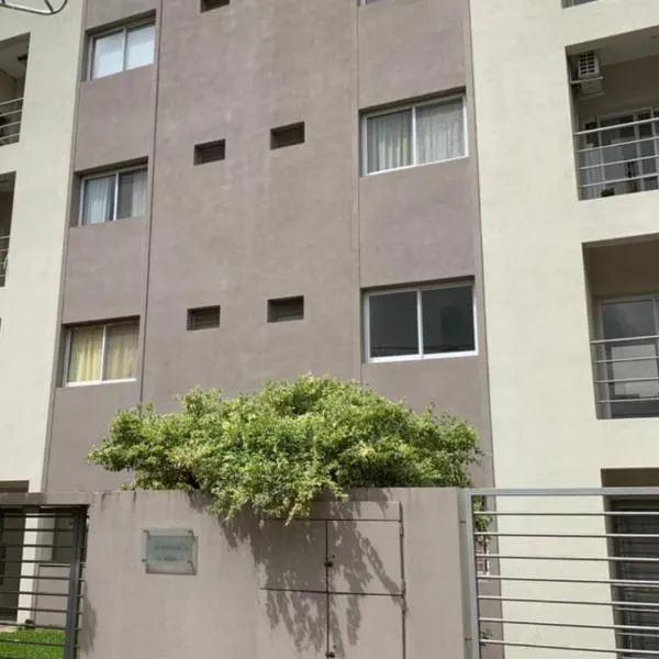 Fénix 4, hotel en Colón