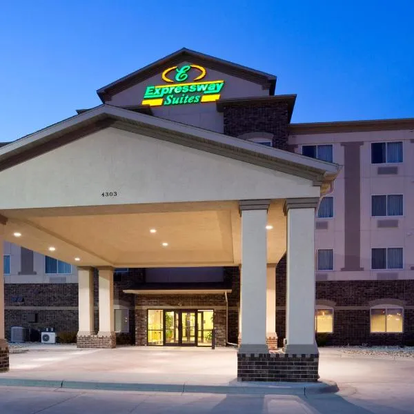 Expressway Suites Fargo, hotel in Fargo